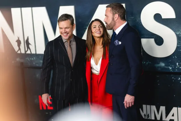 LOS ANGELES, CALIFORNIA - OCTOBER 01: Matt Damon, Luciana Damon, and Ben Affleck attend the World Premiere of Netflix's "Animals" at Westwood Village Theater on October 01, 2026 in Los Angeles, California. Matt Winkelmeyer/Getty Images/AFP (Photo by Matt Winkelmeyer/GETTY IMAGES NORTH AMERICA/Getty Images via AFP)