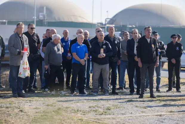 Polaganjem vijenaca i paljenjem svijeća te molitvom za poginule i nestale hrvatske branitelje ispred spomen-obilježja masovne grobnice i spomenika Bijeli križ na Orlovnjaku kod Antunovca obilježena je 35. godi&scaron;njica okupacije Orlovnjaka.6. 10. 2026.