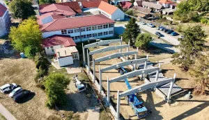 MIRKOVCIUčenici O&Scaron; Nikole Tesle u vinkovačkom prigradskom naselju Mirkovcima sljedeće &scaron;kolske godine dobit će novu sportsku dvoranulistopad 2026.
