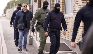 08.10.2026., Cepin &ndash; Policija i djelatnici USKOK-a ispred kuće Dragana Bakovića zvanog Bambur. Photo: Davor Javorovic/PIXSELL