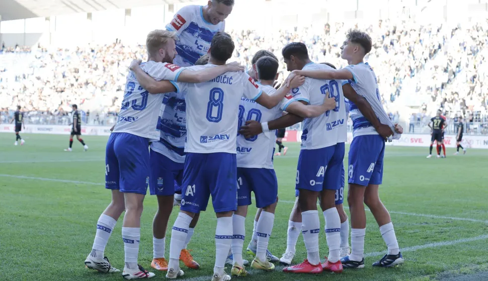 12.09.2026., stadion Opus Arena, Osijek - SuperSport HNL 2026./2027., 07. kolo, NK Osijek - GNK Dinamo. Nogometasi Osijeka slave pogodak Armanda Leona za vodstvo 2:0. Photo: Davor Javorovic/PIXSELL
