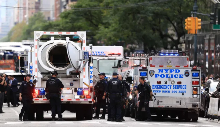 The New York Police City Department bomb squad responds to a suspicious package in midtown Manhattan, blocks away from the United Nations Headquarters in New York on September 22, 2026. (Photo by CHARLY TRIBALLEAU/AFP)