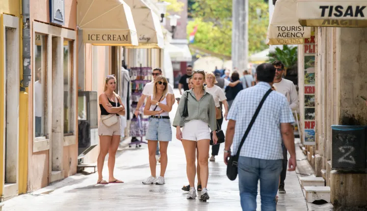 ZADAR - 05.10.2026 - REPORTAŽA - Anketa s posezonskim turistima zadarskog Poluotoka
