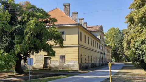 Nekada jedno od najljep&scaron;ih baranjskih radničkih naselja propada, interesa za ulaganje nema