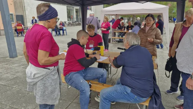 Udruga Alerga u suradnji s Povjerenstvom za ravnopravnost spolova Grada Belog Manastira na Trgu slobode u Belom Manastiru organizirala je zdravstveno-preventivnu akciju "S Kekom i Alergom do zdravlja"