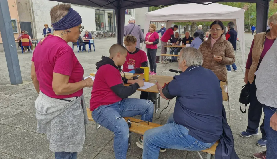 Udruga Alerga u suradnji s Povjerenstvom za ravnopravnost spolova Grada Belog Manastira na Trgu slobode u Belom Manastiru organizirala je zdravstveno-preventivnu akciju "S Kekom i Alergom do zdravlja"