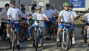 Učenici trećih, četvrtih, petih i &scaron;estih razreda vinkovačkih osnovnih &scaron;kola danas su se na stazi izvan prometa, staroj karting stazi, mali priliku testirati svoje biciklističke vje&scaron;tine i sportski duh.