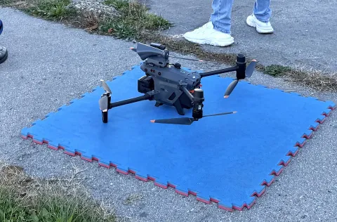 Osijek, 29. 10. 2025., Vinkovačka ulica, Kružni tok Đakov&scaron;tina, policija, dron, nadzor prometa, prometni prekr&scaron;aj, akcija, dronovi postavljeni na svim frekventnim mjestima u gradu SNIMIO BRUNO JOBST