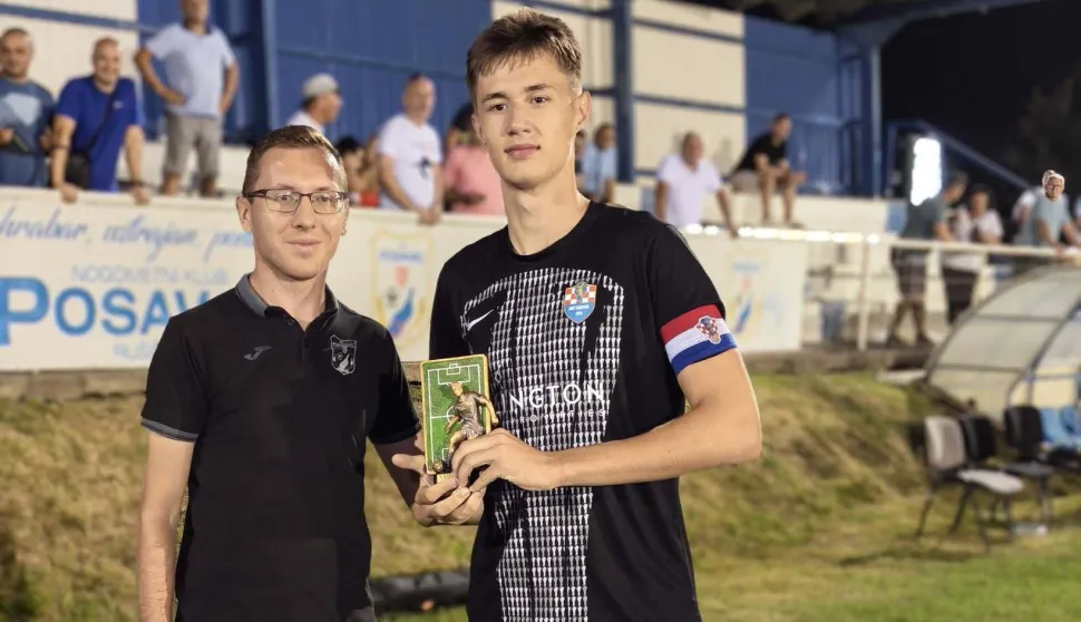 HNK Vukovar 1991 je boljim izvođenjem jedanaesteraca pobijedio NK BSK rezultatom 5:3 i tako postao pobjednik 35. Memorijalnog turnira "Zvonko MikolčevićIGRAČ VUKOVARA NIKO PAJVANČIĆFOTO: NK Posavac Ru&scaron;čica/Stjepan Lovrić