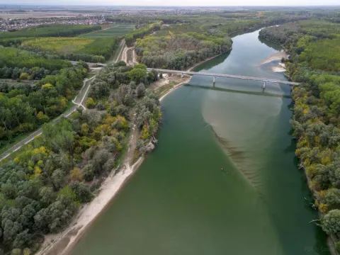 Nizam vodostaj Drave razotkrio sprudove 