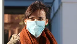 Osijek, 08.12.2020. - građanke i građani nose za&scaron;titne maske i dok su u &scaron;etnji radi svoje sigurnosti radi zaraze i epidemije COVID 19FOTO: Željko &Scaron;epić