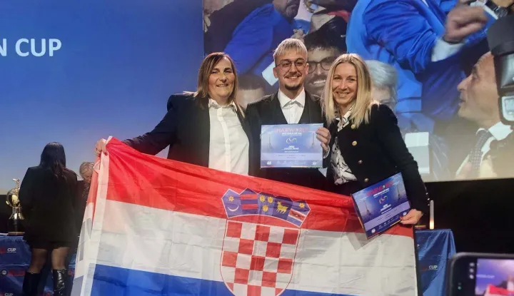 Vinkovačke su frizerke na Svjetskom prvenstvu u Parizu osvojile sjajno peto mjesto