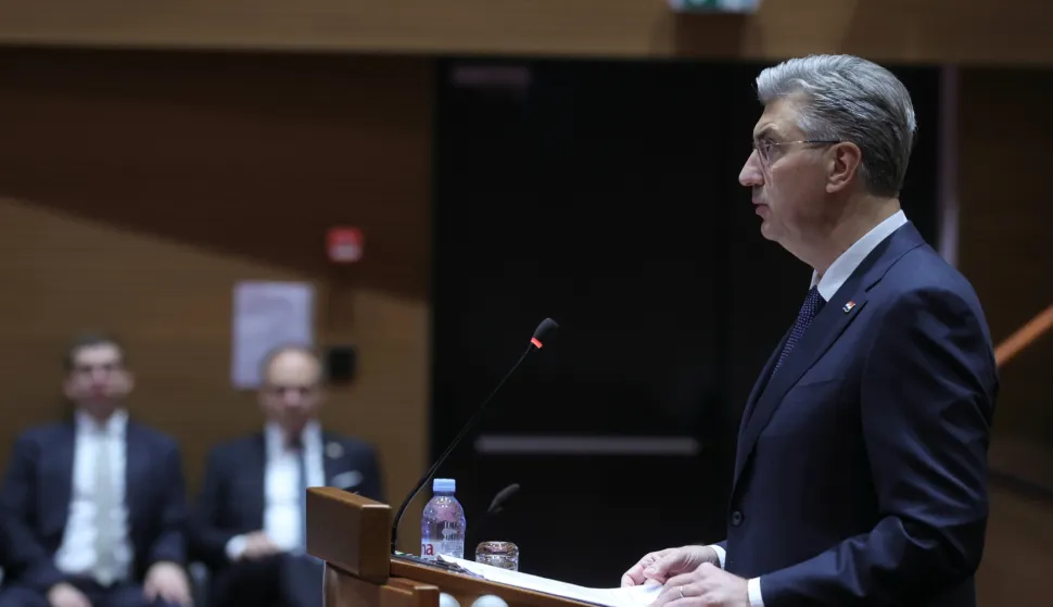Zagreb,13.10.2026 - Saborski zastupnici su se nakon kraće stanke vratili u klupe, a ovotjedno plenarno zasjedanje otvorio je premijer Andrej Plenković podno&scaron;enjem godi&scaron;njeg izvje&scaron;ća Vlade.Foto HINA/Tomislav Pavlek/tp