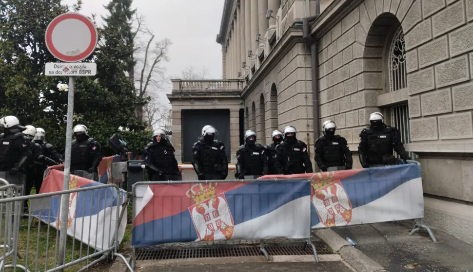 Beograd, 20.09.2026 - (Arhivska fotografija) Ostavka koju je najavio srbijanski predsjednik Aleksandar Vu?i?, kako bi "kao obi?an gra?anin" sudjelovao na prijevremenim parlamentarnim izborima 25. listopada otvorila je u javnosti i pitanje ?ta ?e biti s tzv. '?acilendom', ?atorskim kampom njegovih prista?a koji su u o?ujku 2025. zaposjeli park ispred slu?benog ureda ?efa dr?ave. Na slici ?acilend nekad. foto HINA/ Velimir ILI?/ ik