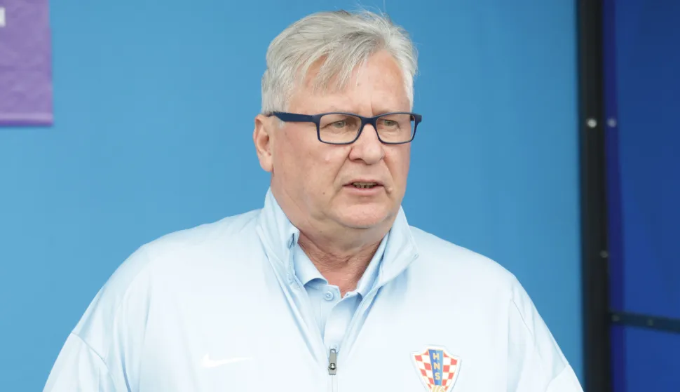 Zagreb, 08.04.2025. - Susret 4. kola skupine B4 Lige nacija za nogometa&scaron;ice između Hrvatske i Albanije. Na fotografiji selektor Hrvatske reprezentacije Nenad Gračan.foto HINA/ Admir BULJUBA&Scaron;IĆ/ abu