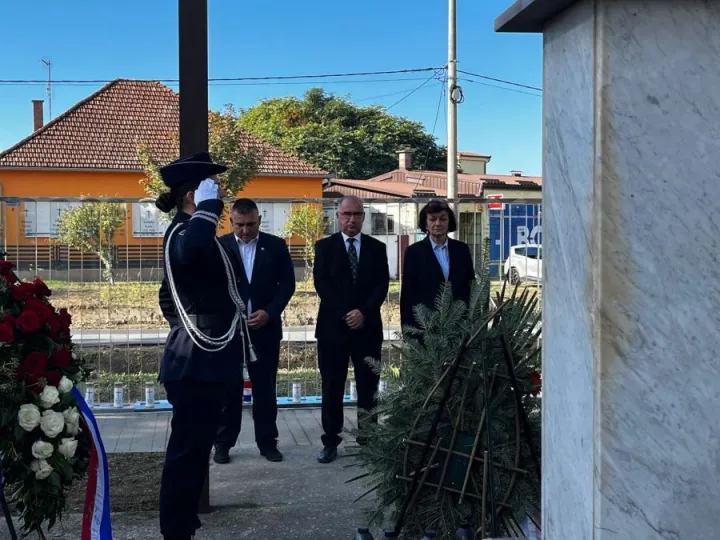 Počast za 68 žrtava Sotina i 97 poginulih policajaca u obrani Vukovaralistopad 2026.
