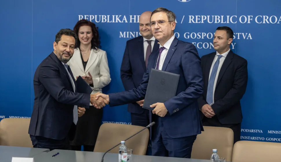 Zagreb, 14.10.2026 - Potpisivanje Ugovora o prodaji i prijenosu poslovnih udjela dru&scaron;tva ULJANIK brodogradnja 1856 d.o.o. Prisutnima su se obratili predsjednik Uprave Kuzey Star Shipyard Tuncay Imral i ministar gospodarstva Ante &Scaron;u&scaron;njar. Ugovor su potpisali ravnatelj Centra za restrukturiranje i prodaju Milan Pleća&scaron; i predsjednik Uprave Kuzey Star Shipyard Tuncay Imral.Foto Hina/ Dario GRZELJ/ dag