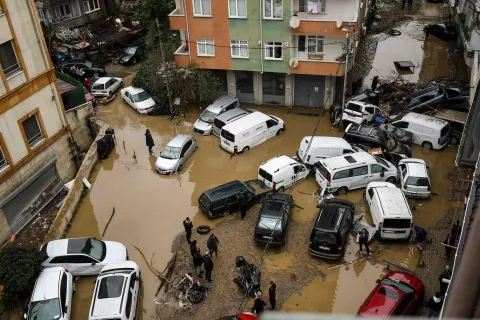 Dvoje poginulih u bujicama koje su pogodile Istanbul
