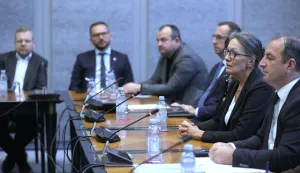 Zagreb,16.10.2026 - Održana je 27. sjednica Odbora za informiranje, informatizaciju i medije.Na slici Ivan Račan, Kre&scaron;imir Ačkar,Ur&scaron;a Raukar Gamulin i Josip Borić.Foto HINA/Tomislav Pavlek/tp