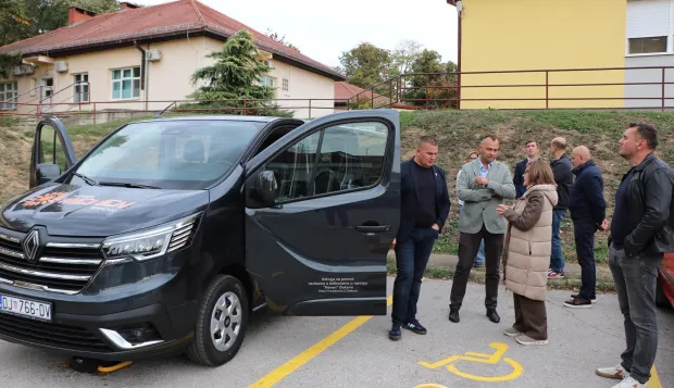 ĐakovoPrilagođeno kombi-vozilo za 53. rođendan Udruzi NevenListopad 2026.