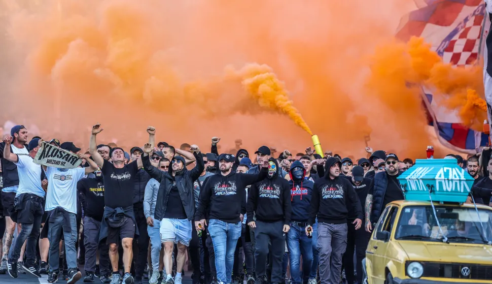 15.10.2026., Split - Navijaci Hajduka Torcida u korteu se uputila prema Poljudu uoci utakmice UEFA Konferencijske lige izmedju Hajduka i Ajaxa. Photo: Ivana Ivanovic/PIXSELL