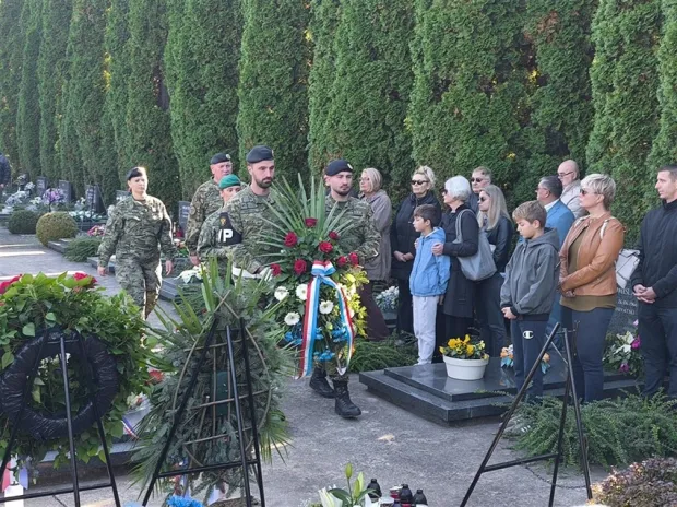 VUKOVARDržavni arhiv u Vukovaru, vukovarsko Veleučili&scaron;te "Lavoslav Ružička", Memorijalni centar Domovinskog rata, Ogranak Matice hrvatske i Slavonska udruga Hercegovaca "Blago Zadro", u povodu 35. obljetnice Vukovarske bitke i pogibije Blage Zadre, organizatori su dvodnevnog znanstveno-stručnog kolokvija "Blago Zadro &ndash; heroj u osvit slobode", posvećenog jednom od najistaknutijih zapovjednika obrane Vukovara i simbolu hrabrosti hrvatskih branitelja.2026.