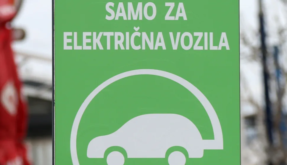 24.04.2018., Sibenik - Kupnju elektricnog automobila drzava ce sufinancirati 40% kroz mjere koje ce stupiti na snagu sutra. Photo: Dusko Jaramaz/PIXSELL 