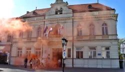 ĐAKOVOU organizaciji Stožera civilne za&scaron;tite Osječko-baranjske županije u ponedjeljak je u zgradi Gradske uprave Đakova i na Trgu dr. Franje Tuđmana uspje&scaron;no održana pokazna vježba operativnih snaga sustava civilne za&scaron;tite "Đakovo 2026.". listopad 2026.