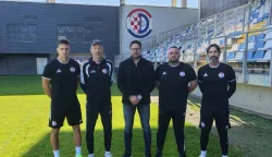 Igor Budi&scaron;a i Ivica Buljuba&scaron;ić s predsjednikom Smodlakom i klupskim trenerimaFOTO: NK DUGOPOLJE