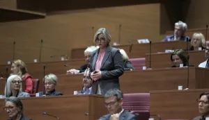 Zagreb,13.10.2026 - Saborski zastupnici su se nakon kraće stanke vratili u klupe, a ovotjedno plenarno zasjedanje otvorio je premijer Andrej Plenković podno&scaron;enjem godi&scaron;njeg izvje&scaron;ća Vlade.Na slici Sandra Benčić.Foto HINA/Tomislav Pavlek/tp