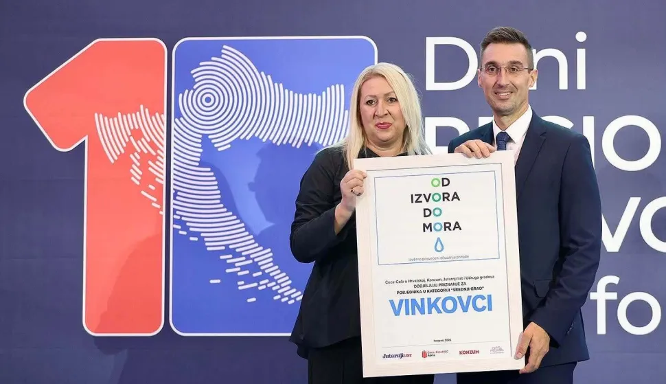 Josip Romić, vinkovački gradonačelnik na preuzimanju nagrade
