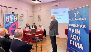 VINKOVCIPredstavljanjem reizdanja knjige Antuna Vrgoča "Moje uspomene na Svjetski rat (1914. &ndash; 1920.)" u vinkovačkom Ogranku Matice hrvatske počeo je program 22. Dana Matice hrvatske u Vukovarsko-srijemskoj županiji.listopad 2026.