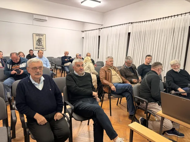 VINKOVCIPredstavljanjem reizdanja knjige Antuna Vrgoča "Moje uspomene na Svjetski rat (1914. &ndash; 1920.)" u vinkovačkom Ogranku Matice hrvatske počeo je program 22. Dana Matice hrvatske u Vukovarsko-srijemskoj županiji.listopad 2026.