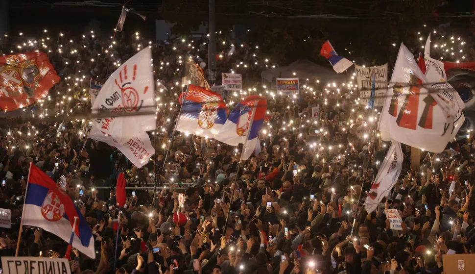 22.10.2026. Srbija, Beograd - Tisuće građana okupile su se na beogradskom Trgu Slavija i okolnim ulicama na zavr&scaron;nom predizbornom skupu Studentske liste, koja na nedjeljnim parlamentarnim izborima poku&scaron;ava prekinuti 14-godi&scaron;nju dominaciju Aleksandra Vučića i njegove Srpske napredne stranke. Photo: STRINGER/PIXSELL