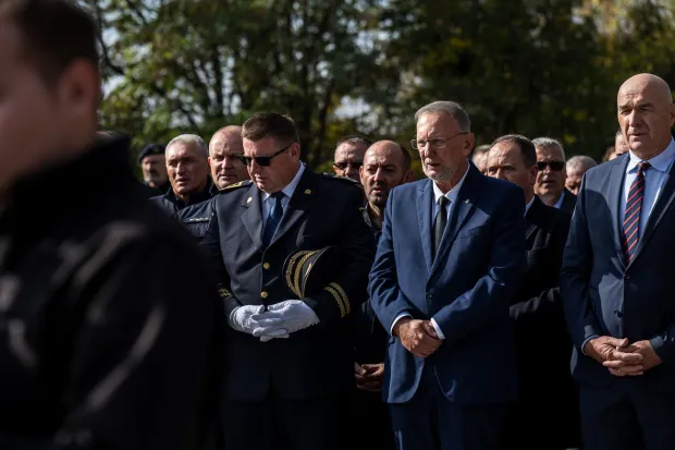 PODVINJEPolaganjem vijenaca kod spomen-obilježja u Podvinju u znak sjećanja na poginule pripadnike obilježena je 35. obljetnica osnutka Specijalne jedinice policije "&Scaron;imini anđeli pakla" Policijske uprave brodsko-posavske, postrojbe koja je svojim ratnim putem ostavila dubok trag u obrani Hrvatske.listopad 2026.
