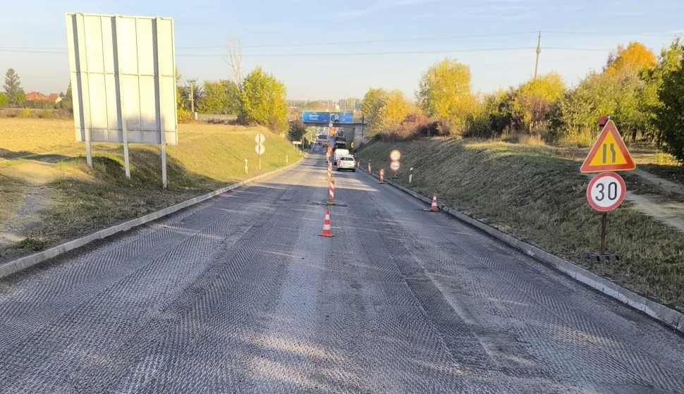 Kod zapadnog ulaza u Osijek sanacija kolnika, promet se odvija naizmjence