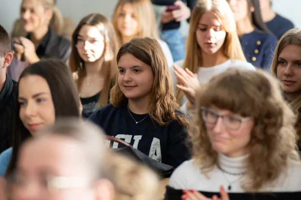 Osijek, 26. 10. 2026., Promocija prilagođene knjige Mire Gavrana - Zaljubljen do u&scaron;ijuMiro Gavran; autor; promocija knjige; prilagođena knjiga; FOOZOS