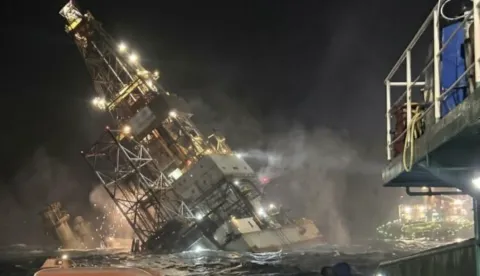 Caption:Naftna platforma tvrtke Borr Drilling izgubila je stabilnost i potonula