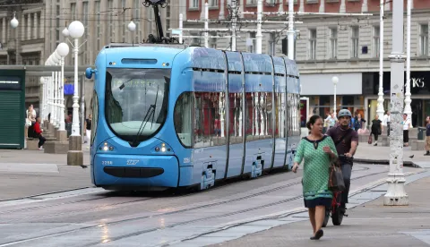 18.08.2025., Zagreb - ZET danas obiljezava 115. godina otkako je prvi elektricni tramvaj poceo voziti ulicama Zagreba. U duhu proslih vremena od poslijepodnevnih sati na voznju ce simbolicno krenuti i linija 21, na svojoj vec uobicajenoj kruznoj trasi legendarni muzejski tramvaj M-24 s prikolicom Kosak, otvorit ce svoja vrata na Ljubljanici od 17 sati. Photo: Patrik Macek/PIXSELL