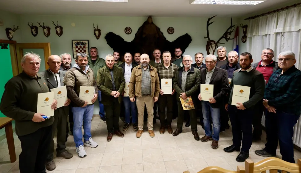 VINKOVCIU prostorijama Lovačkog saveza Vukovarsko-srijemske županije u Vinkovcima uručeni su ugovori o dodjeli županijskih potporaLISTOPAD 2026.