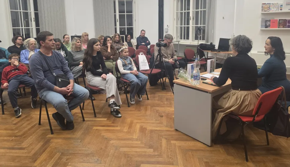 U Gradskoj i sveučili&scaron;noj knjižnici Osijek predstavljene su tri zbirke poezije Slavice Cvitanu&scaron;ić koja nadahnuće pronalazi u svakodnevnom životu, obitelji, prirodi i ljudima koji je okružuju